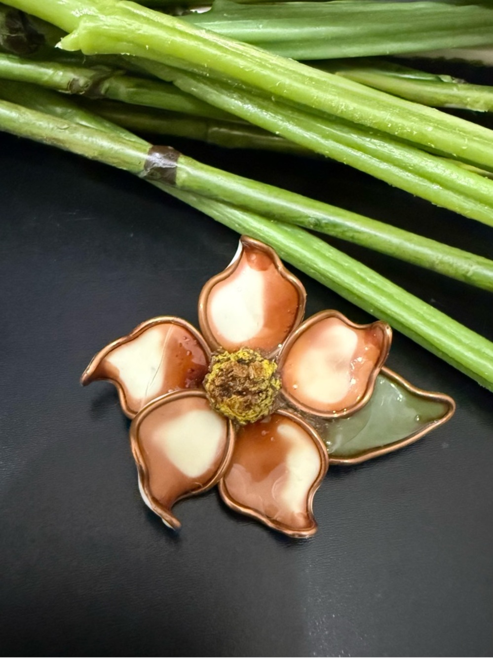Handmade Dogwood Enamel Flower Brooch 6g.